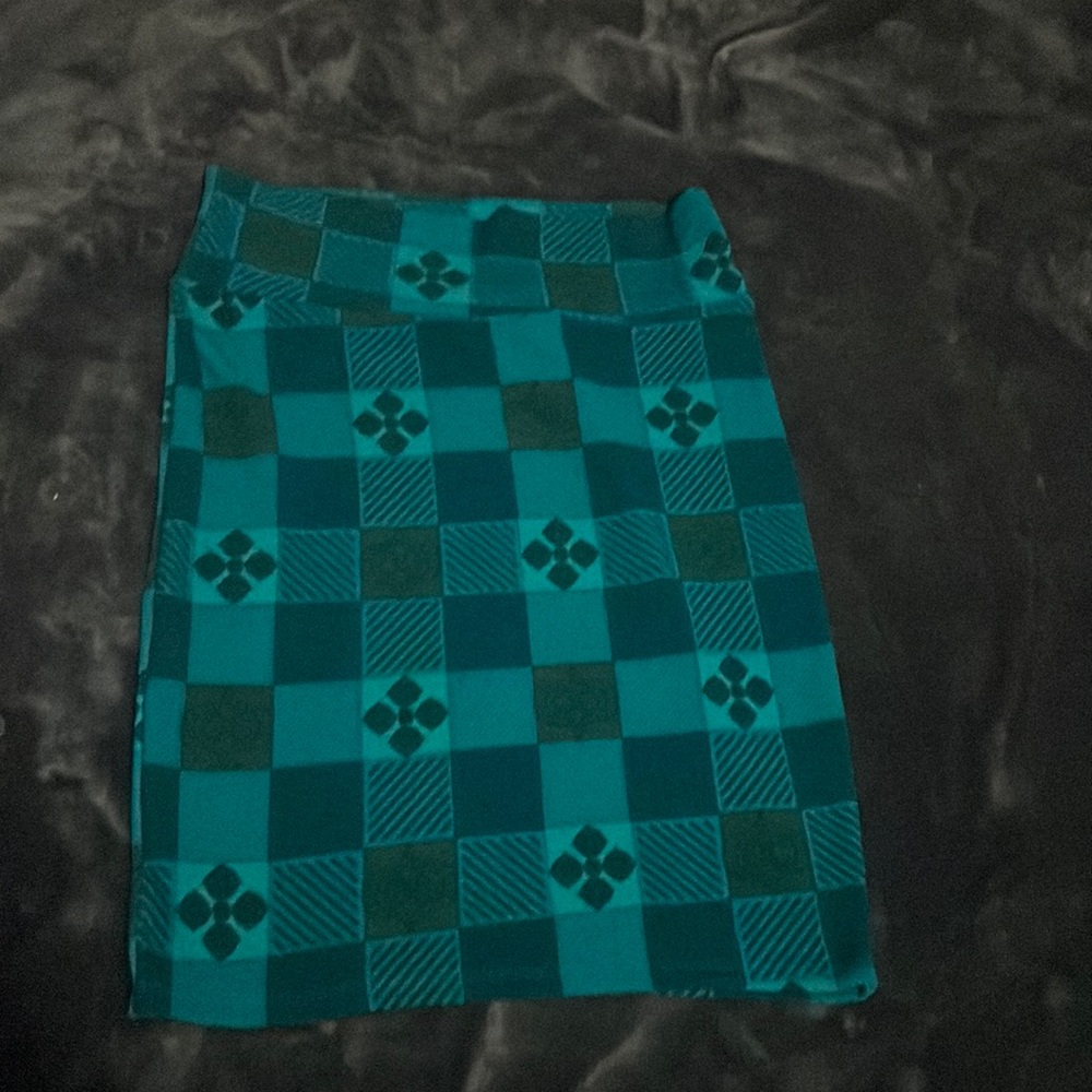 LuLaRoe Cassie: Teal and Dark Grey Checkered Design (M)